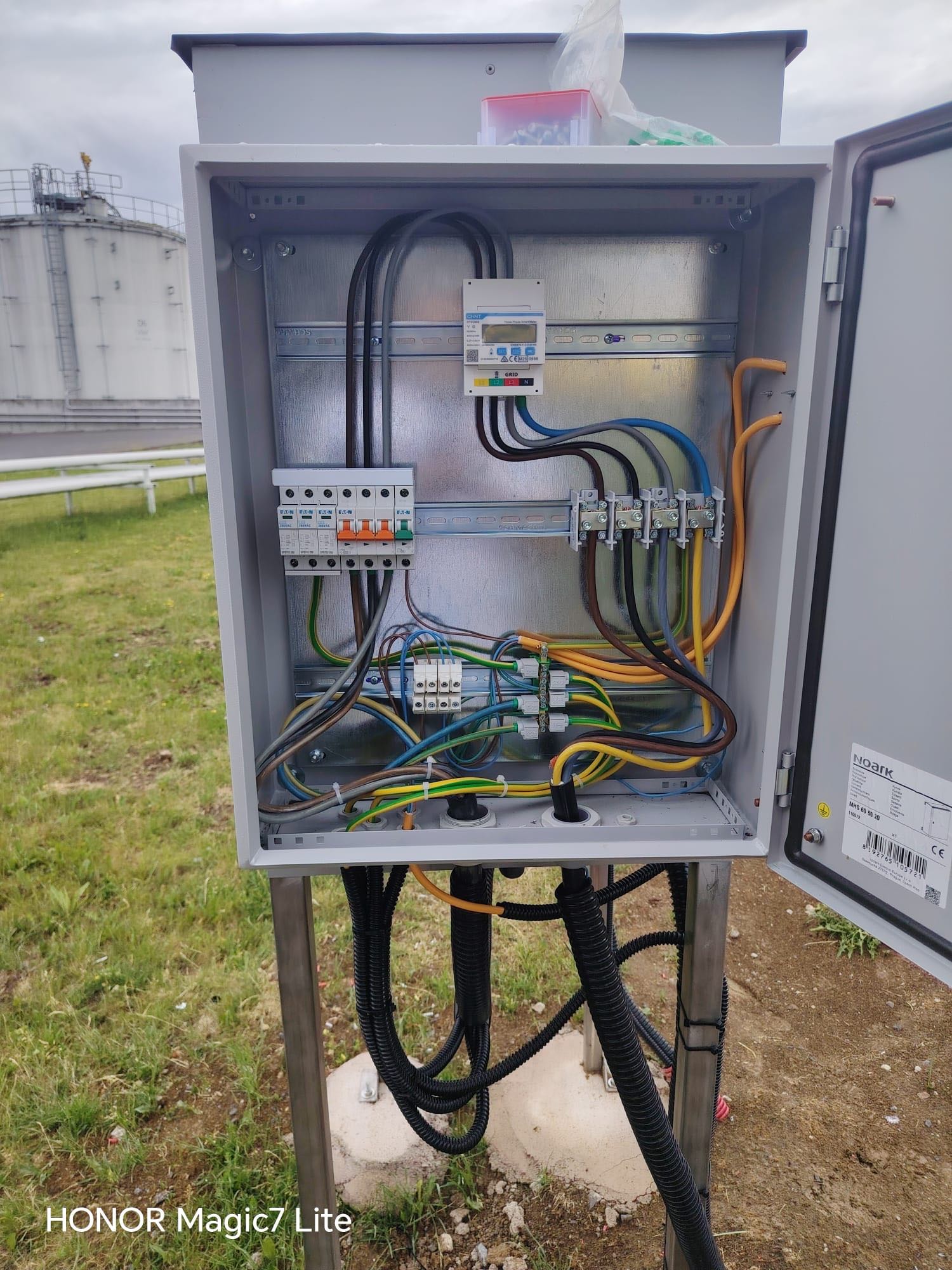 Otevřený elektroměrový rozvaděč